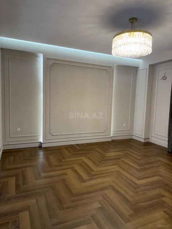 Satılır 3 otaqlı mənzil 115 m²
