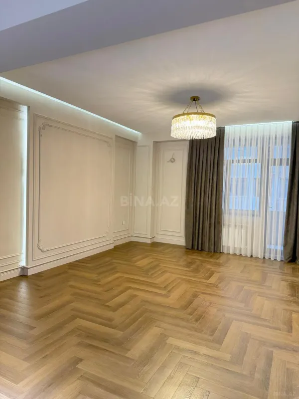 Satılır 3 otaqlı mənzil 115 m²