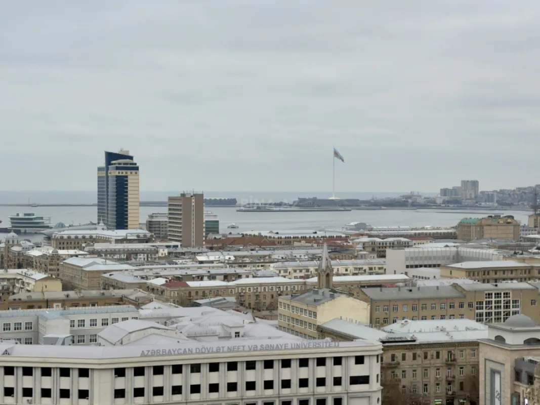 Satılır 4 otaqlı mənzil 186 m²