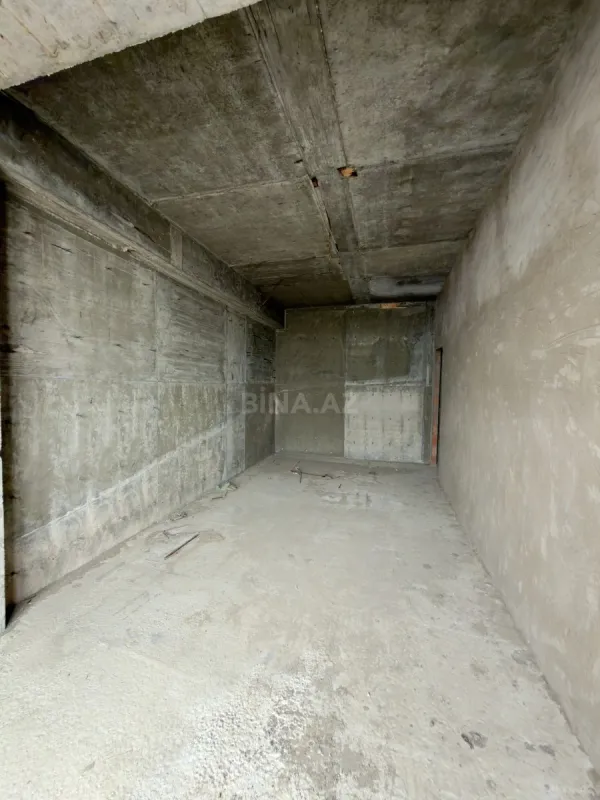 Satılır 4 otaqlı mənzil 186 m²