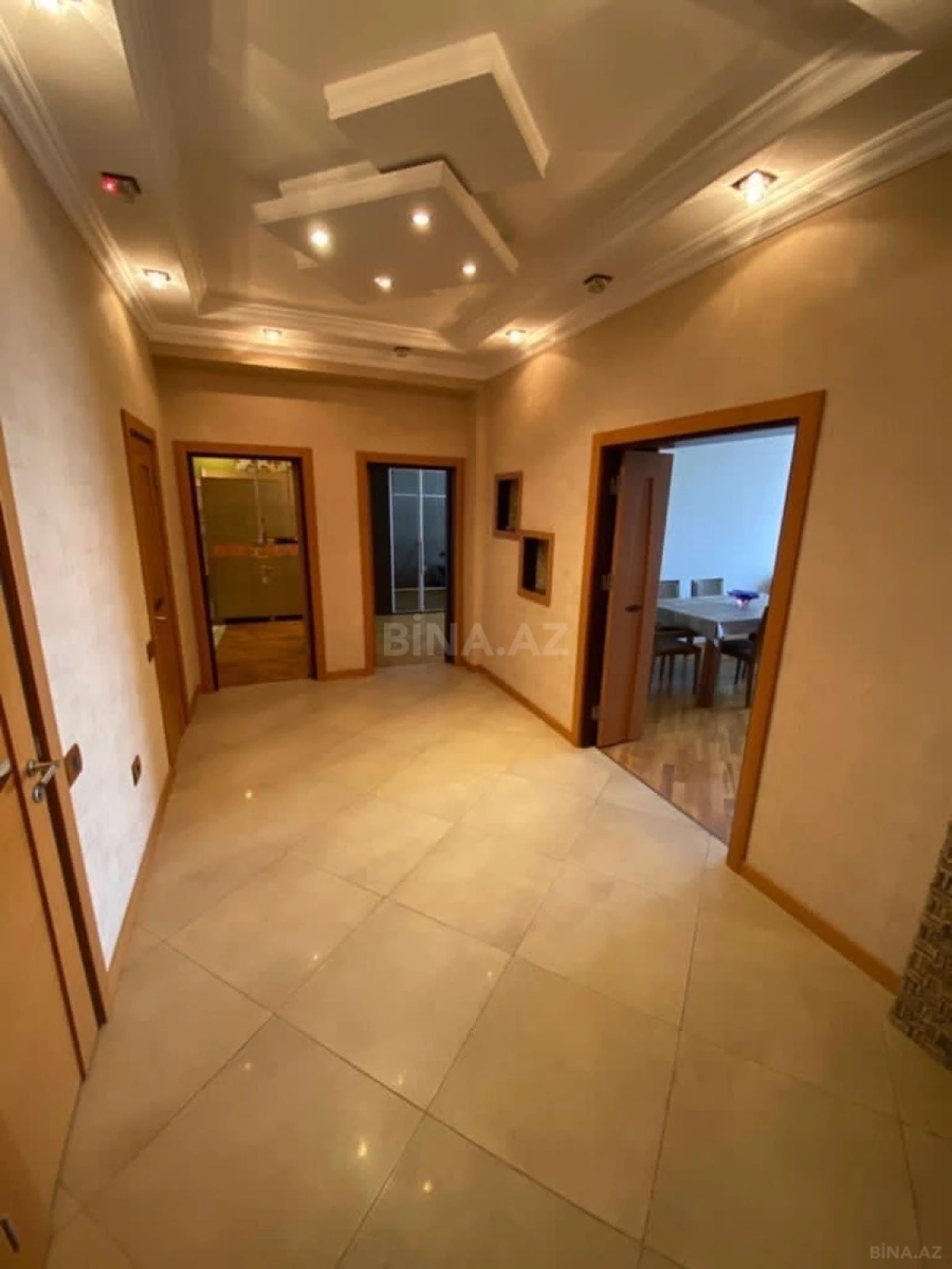 Kirayə verilir 3 otaqlı mənzil 130 m²