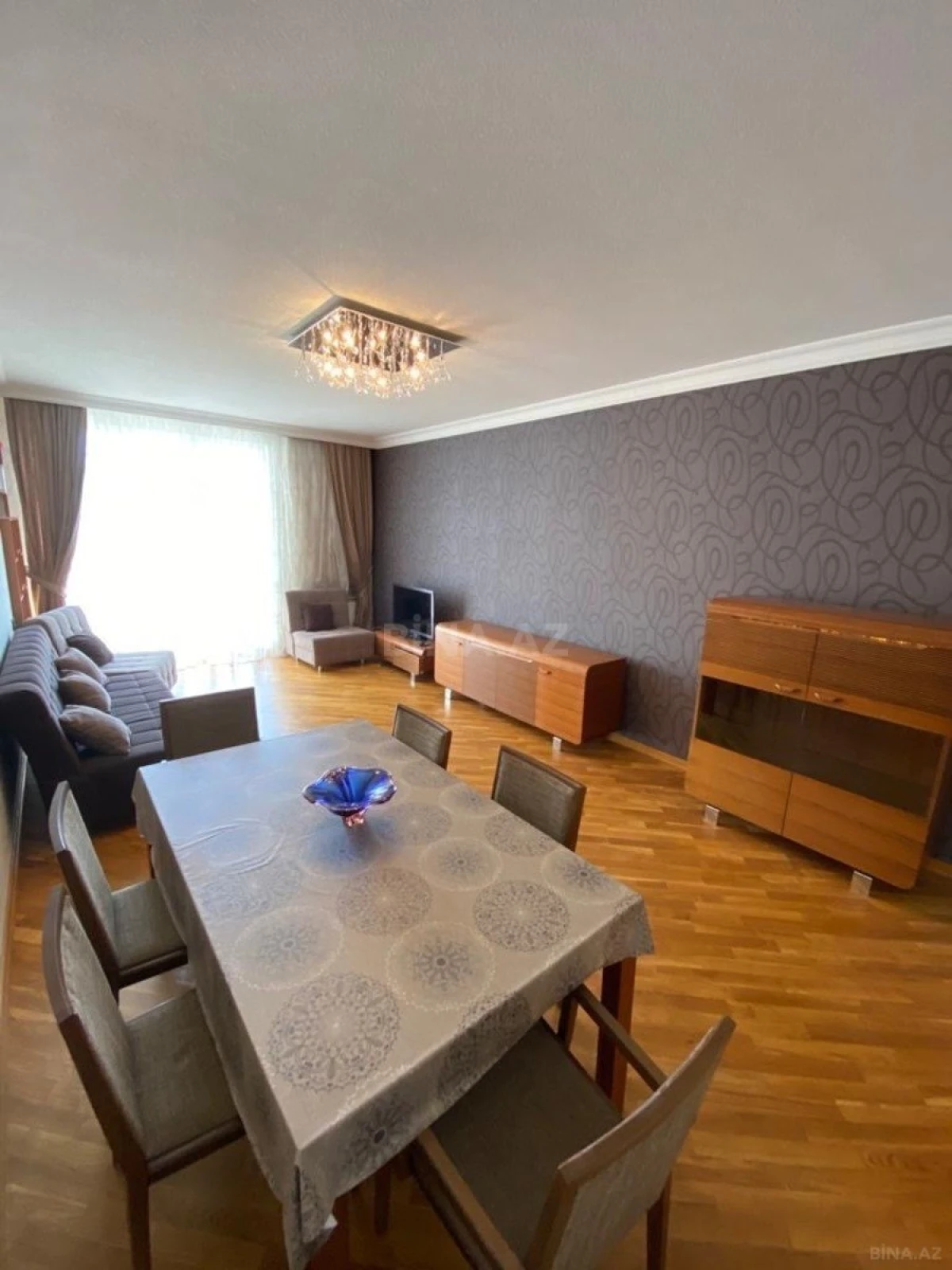 Kirayə verilir 3 otaqlı mənzil 130 m²