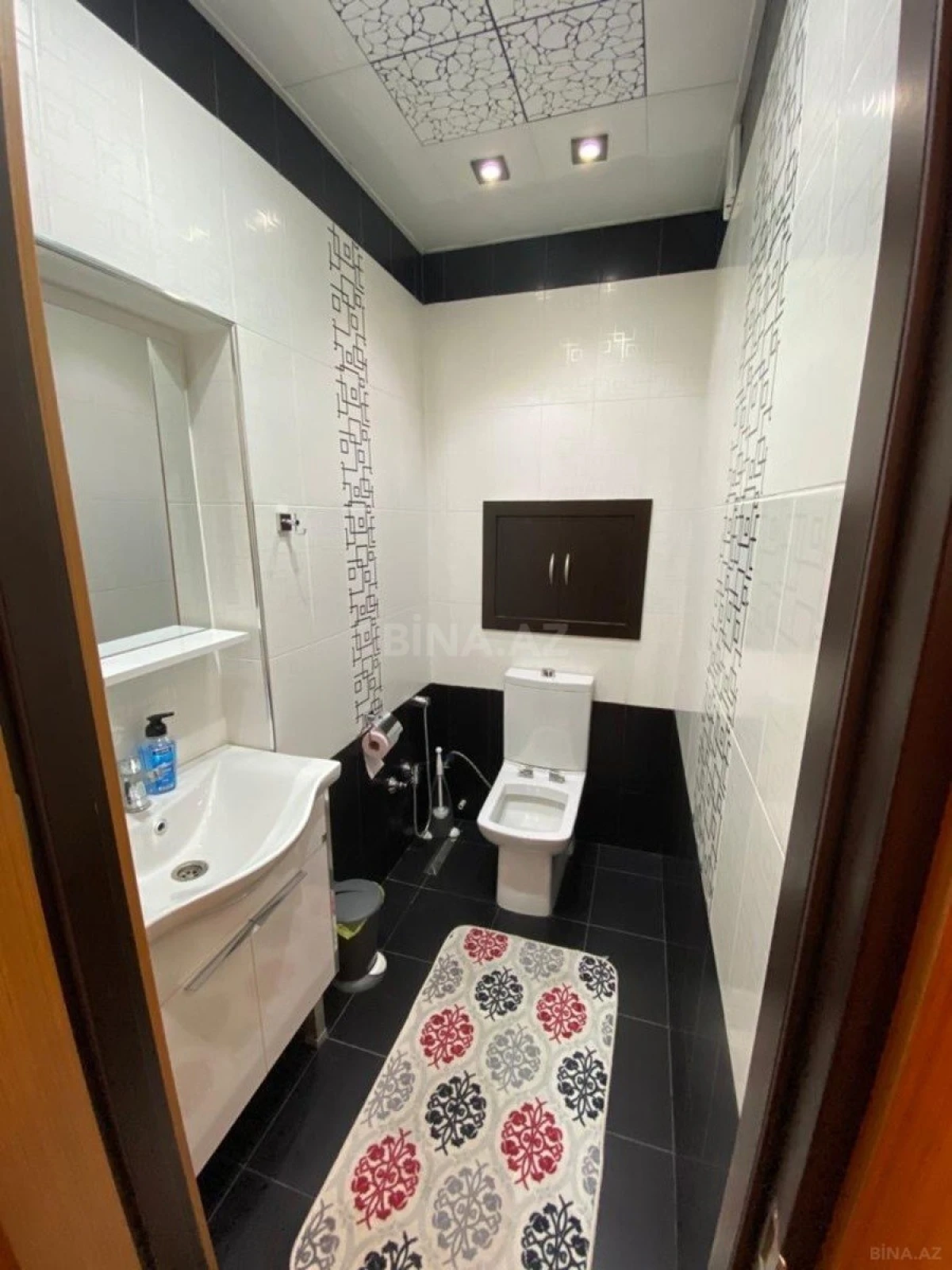 Kirayə verilir 3 otaqlı mənzil 130 m²