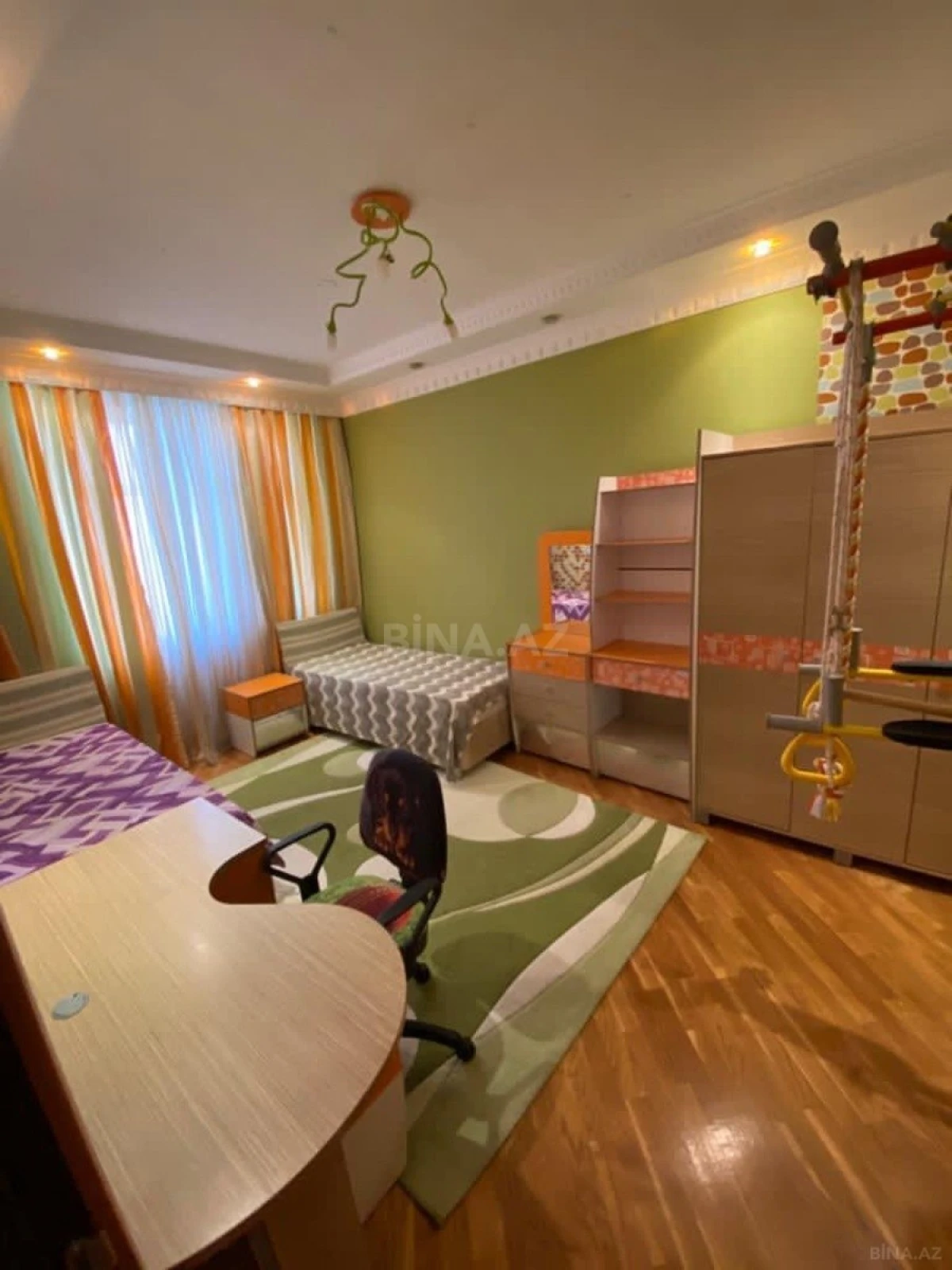 Kirayə verilir 3 otaqlı mənzil 130 m²