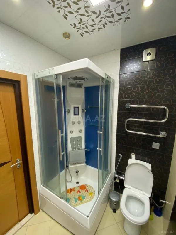 Kirayə verilir 3 otaqlı mənzil 130 m²