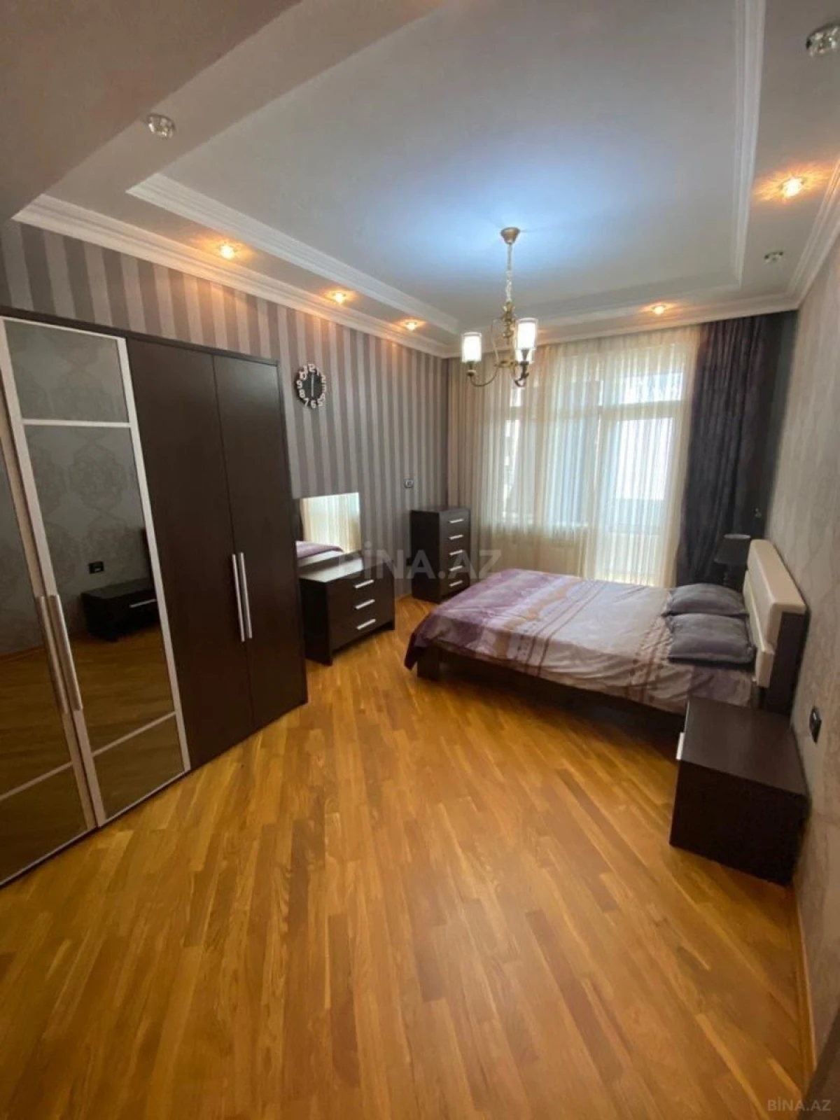 Kirayə verilir 3 otaqlı mənzil 130 m²