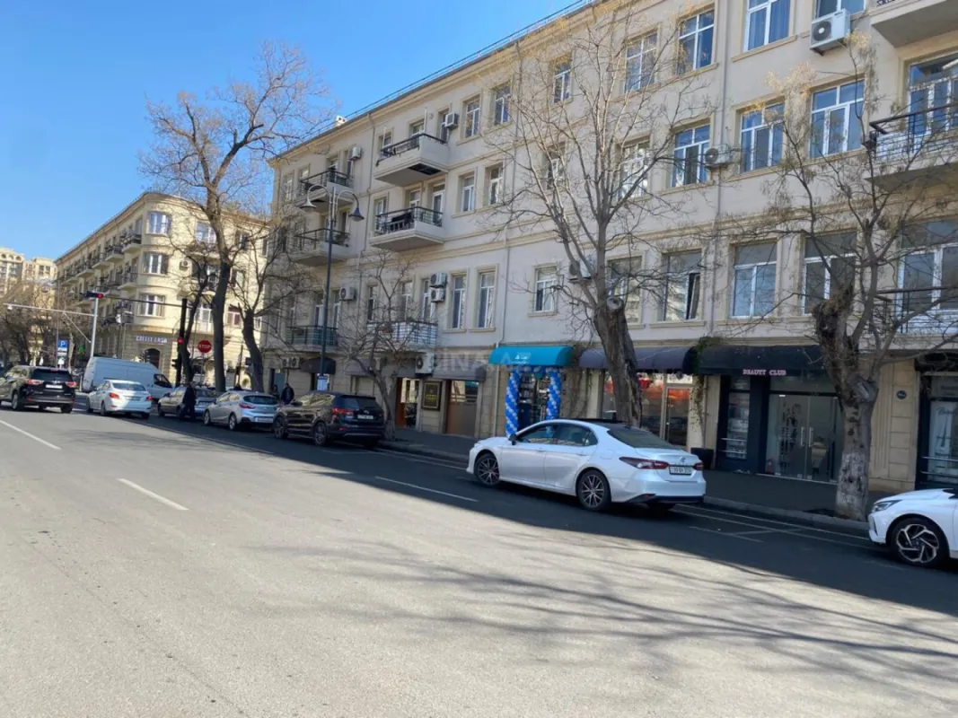 Satılır obyekt 52 m²