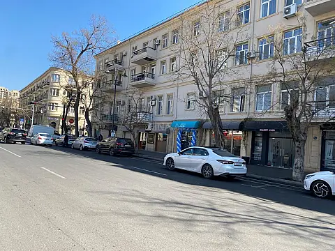 Satılır obyekt 52 m²