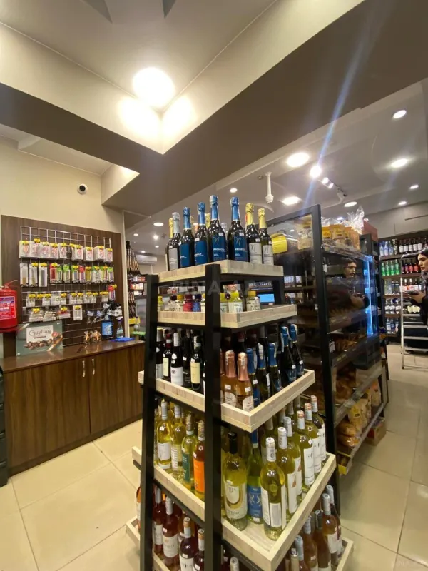 Satılır obyekt 52 m²