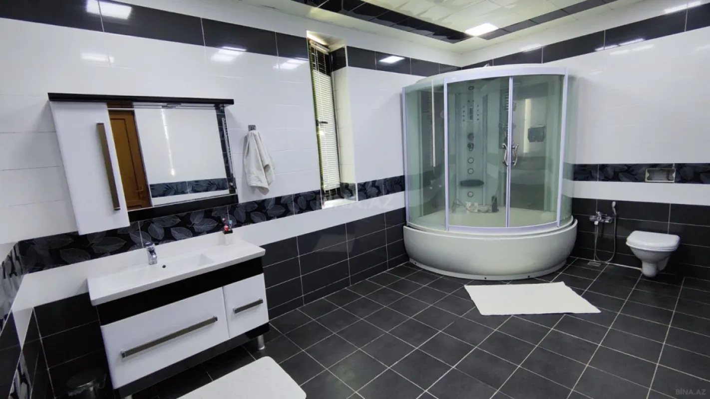 Satılır 8 otaqlı həyət evi 450 m²