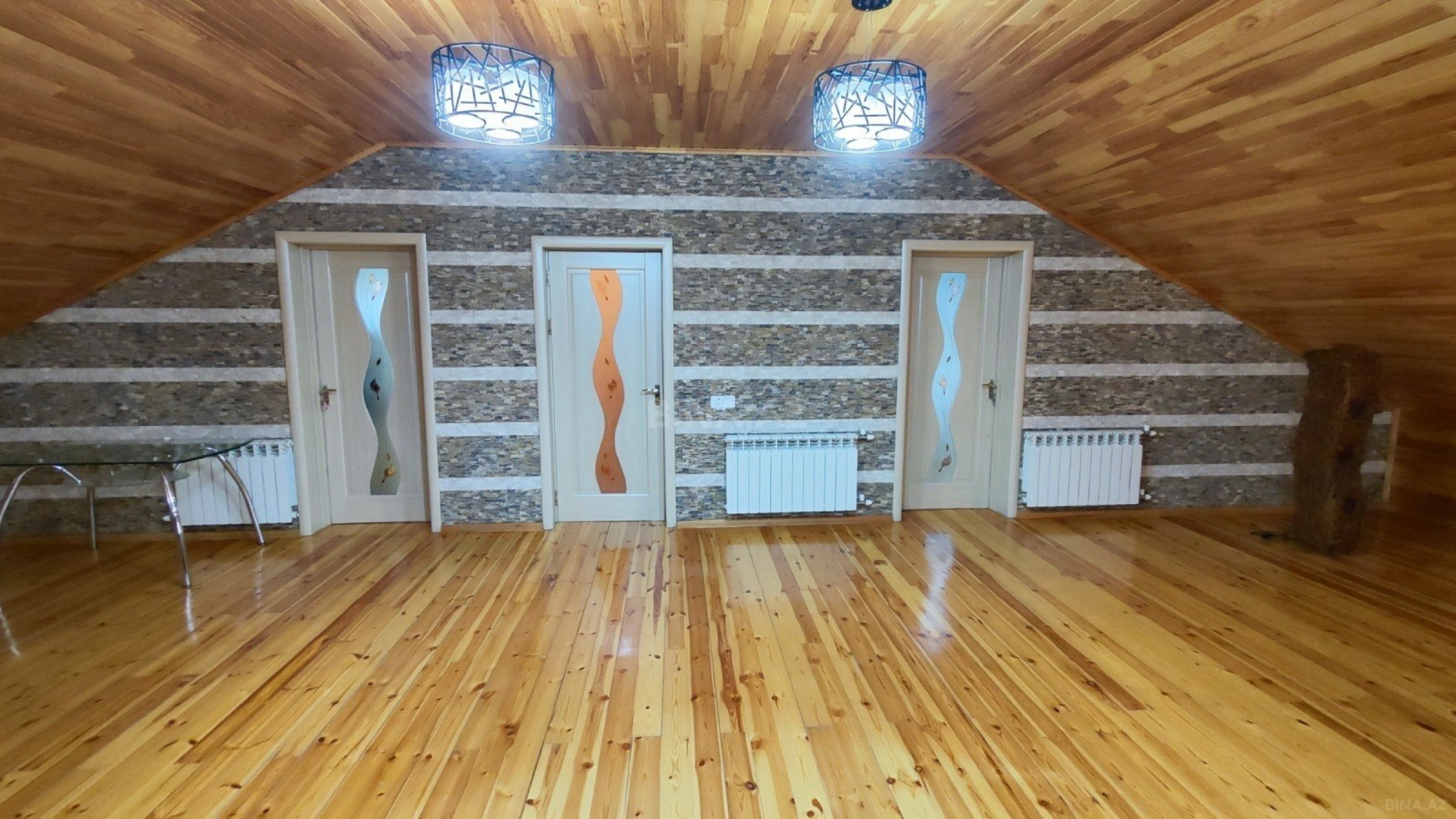 Satılır 8 otaqlı həyət evi 450 m²
