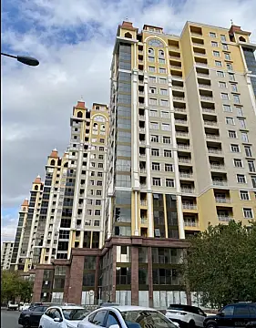 Satılır 3 otaqlı mənzil 113 m²
