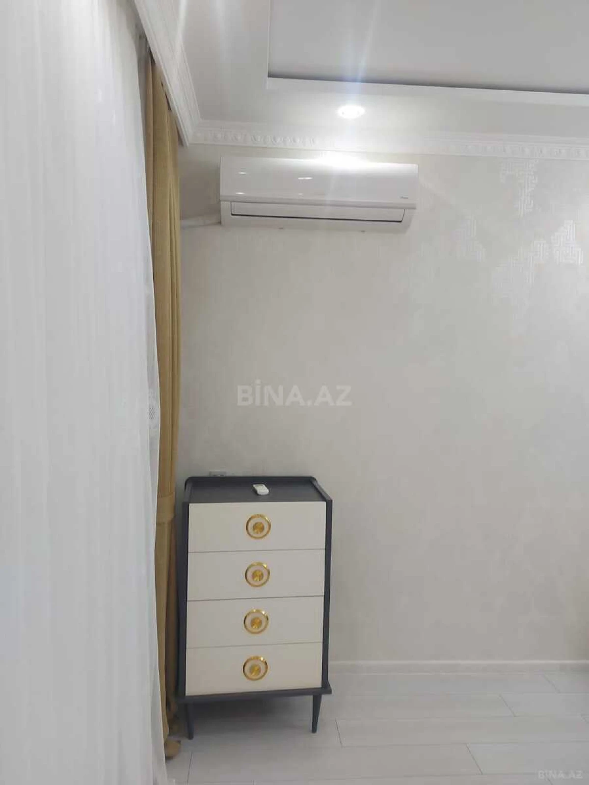 Kirayə verilir 2 otaqlı mənzil 76 m²