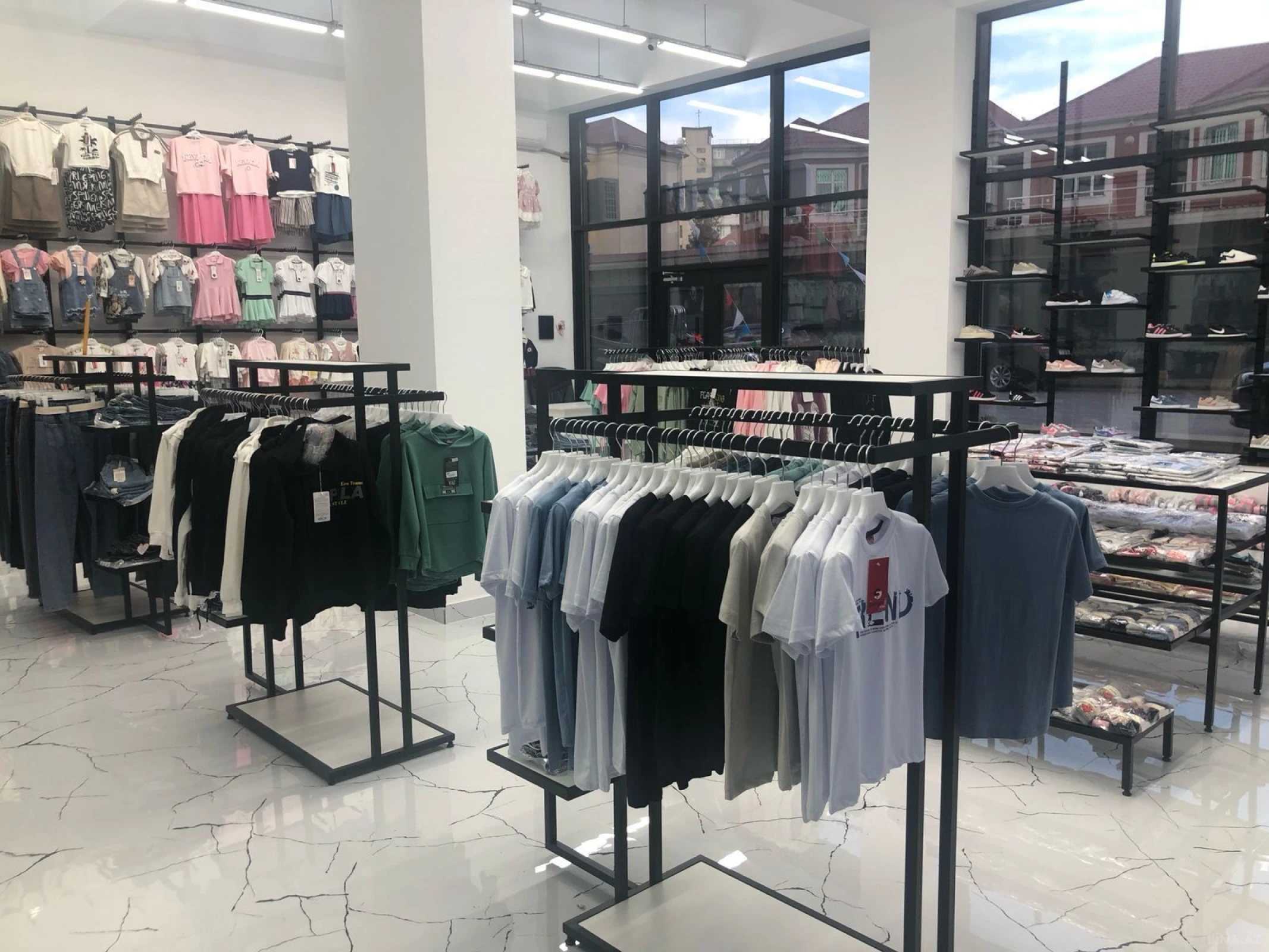 Satılır obyekt 65 m²