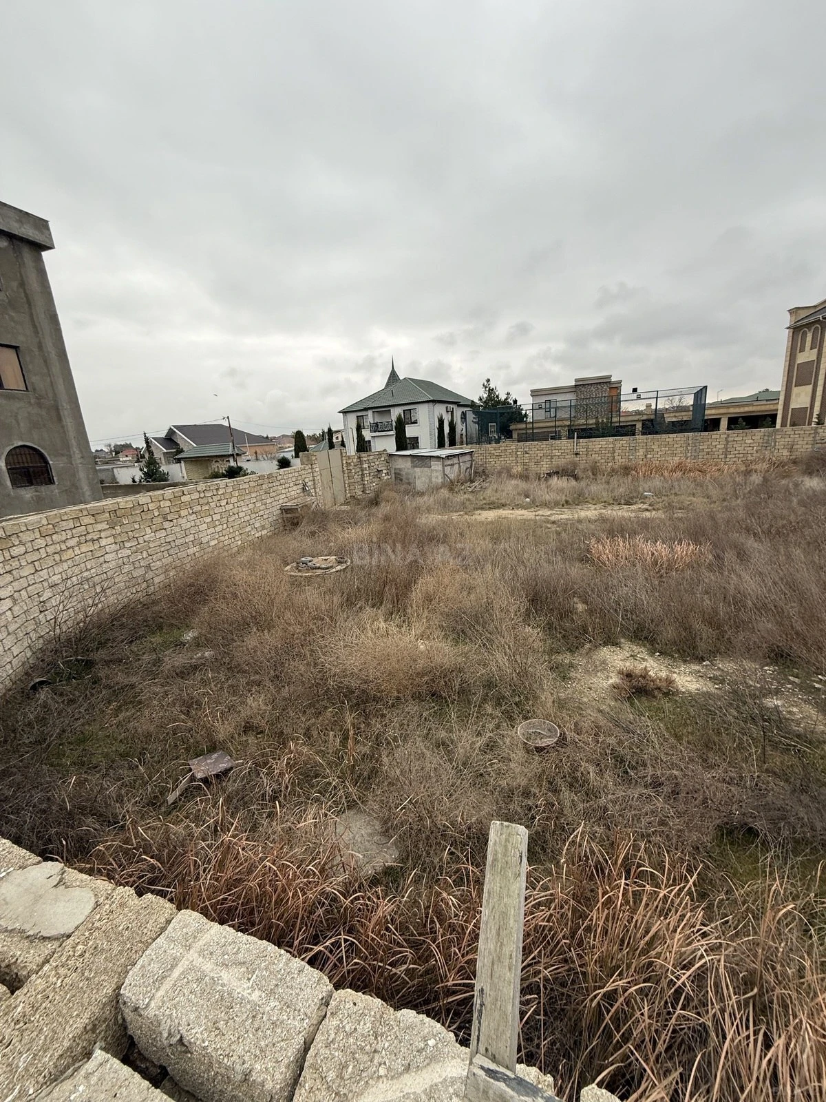 Satılır 15 otaqlı həyət evi 200 m²