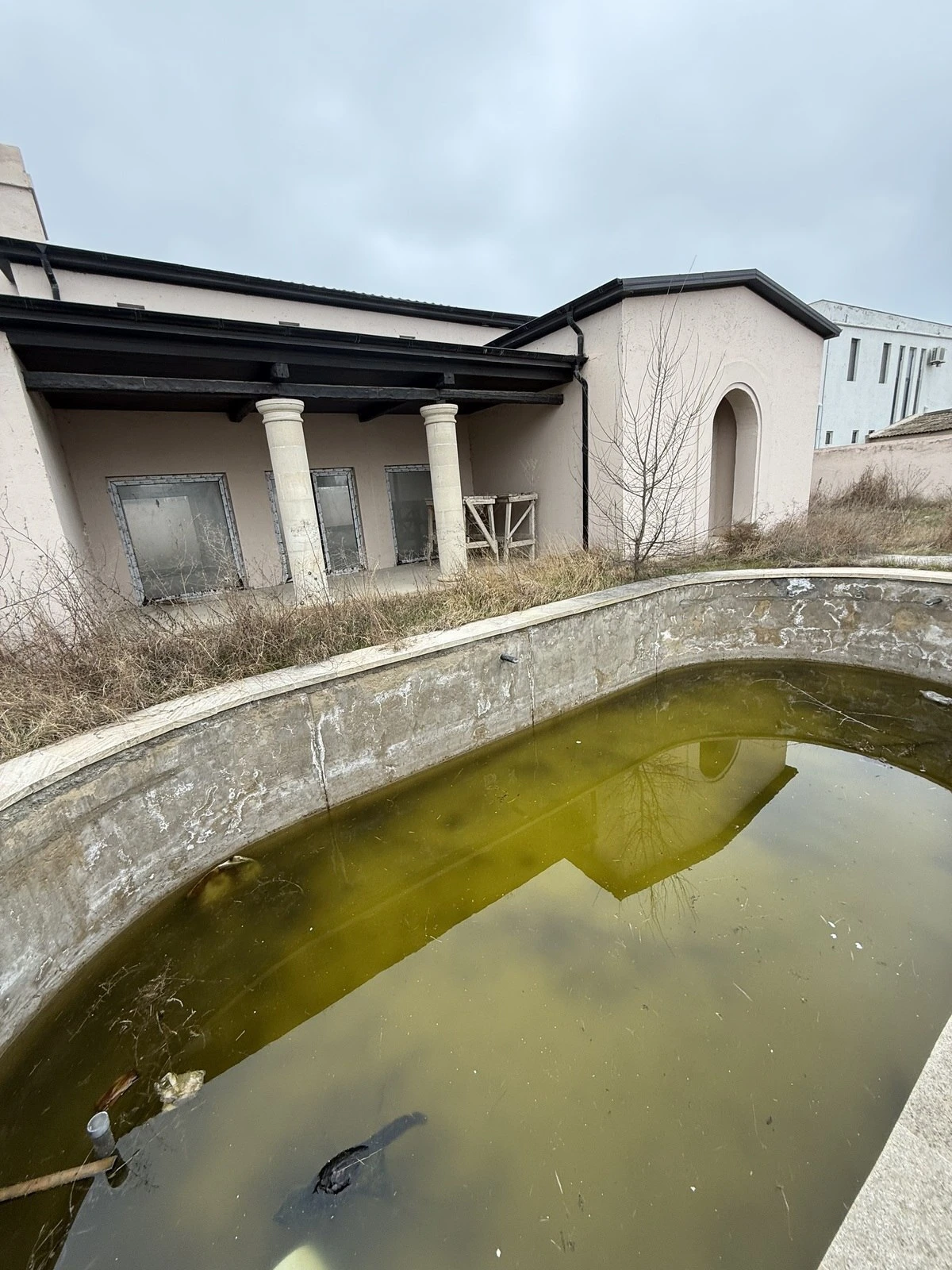 Satılır 15 otaqlı həyət evi 200 m²