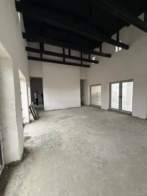 Satılır 15 otaqlı həyət evi 200 m²