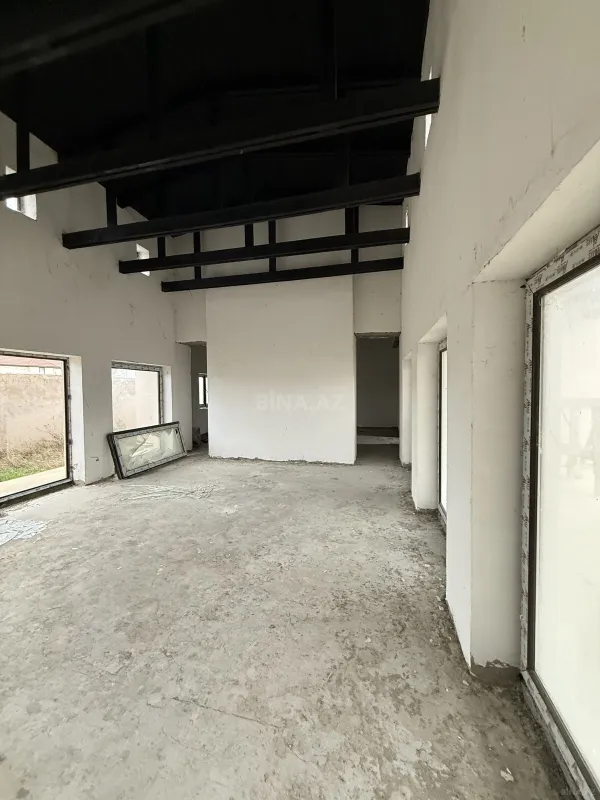 Satılır 15 otaqlı həyət evi 200 m²