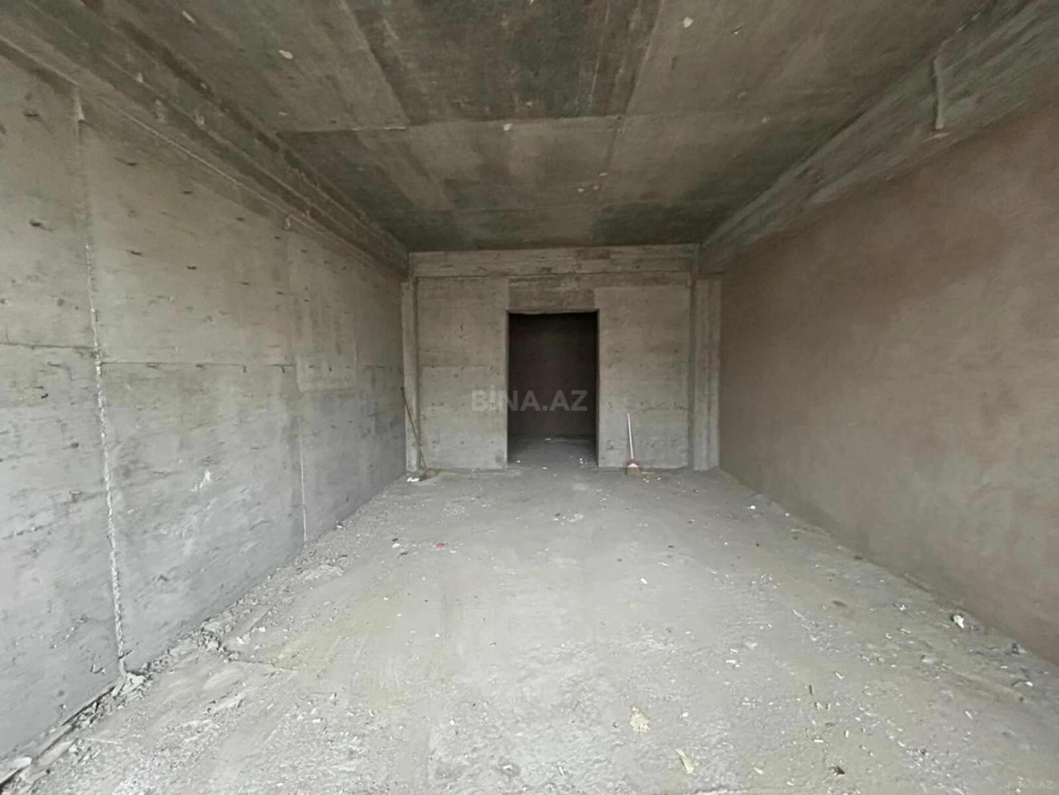 Satılır 4 otaqlı mənzil 153 m²
