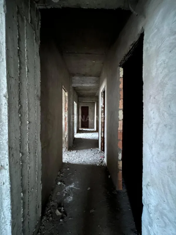 Satılır 4 otaqlı mənzil 153 m²