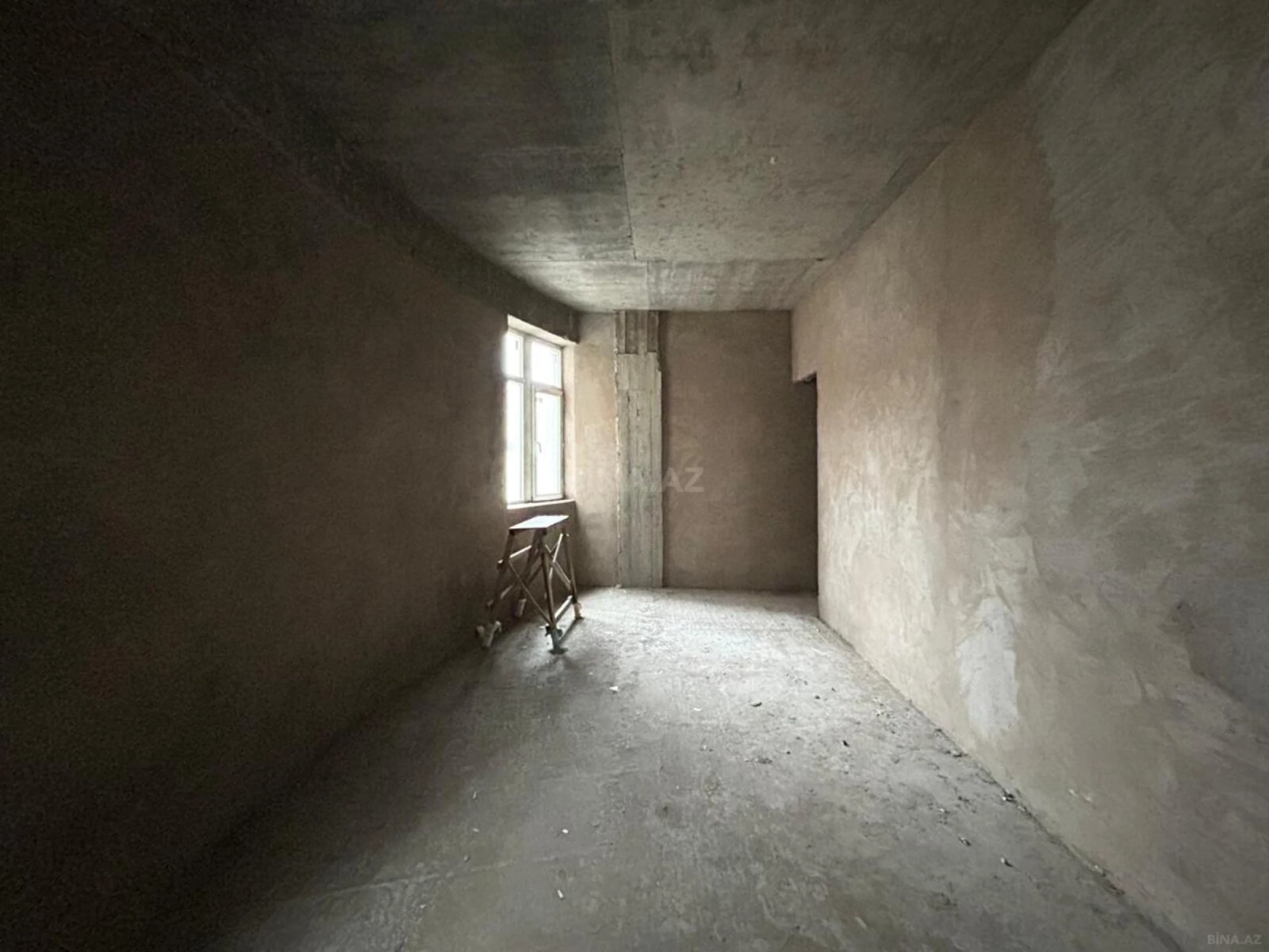 Satılır 4 otaqlı mənzil 153 m²