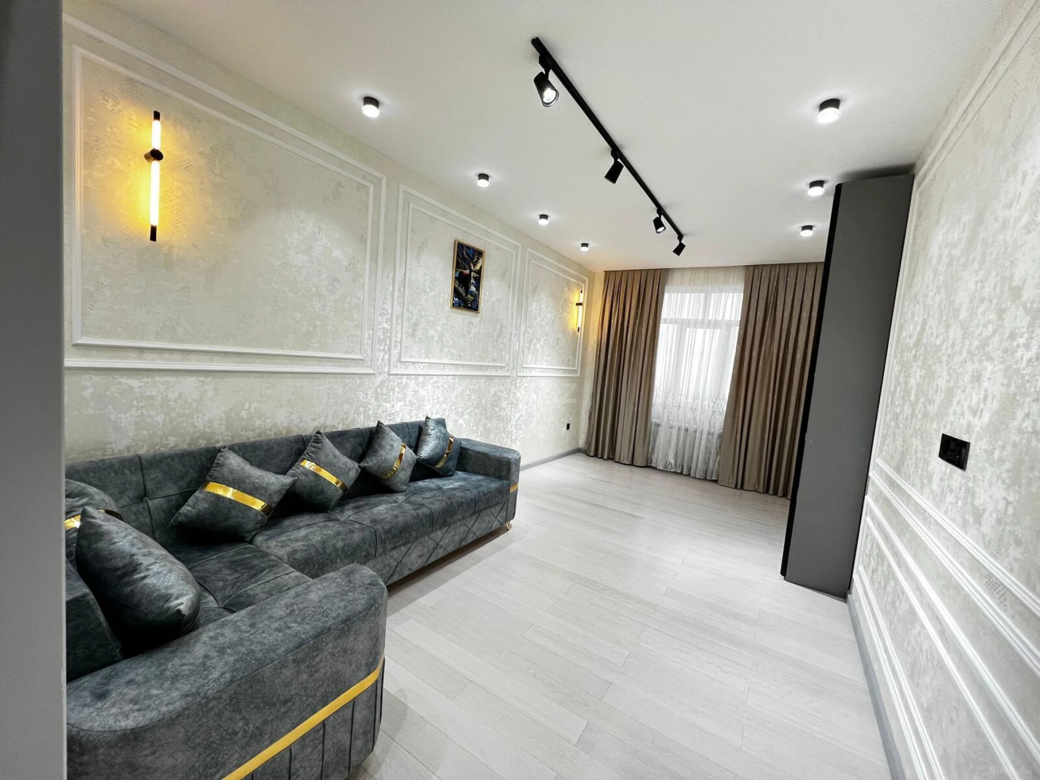 Satılır 2 otaqlı mənzil 82 m²