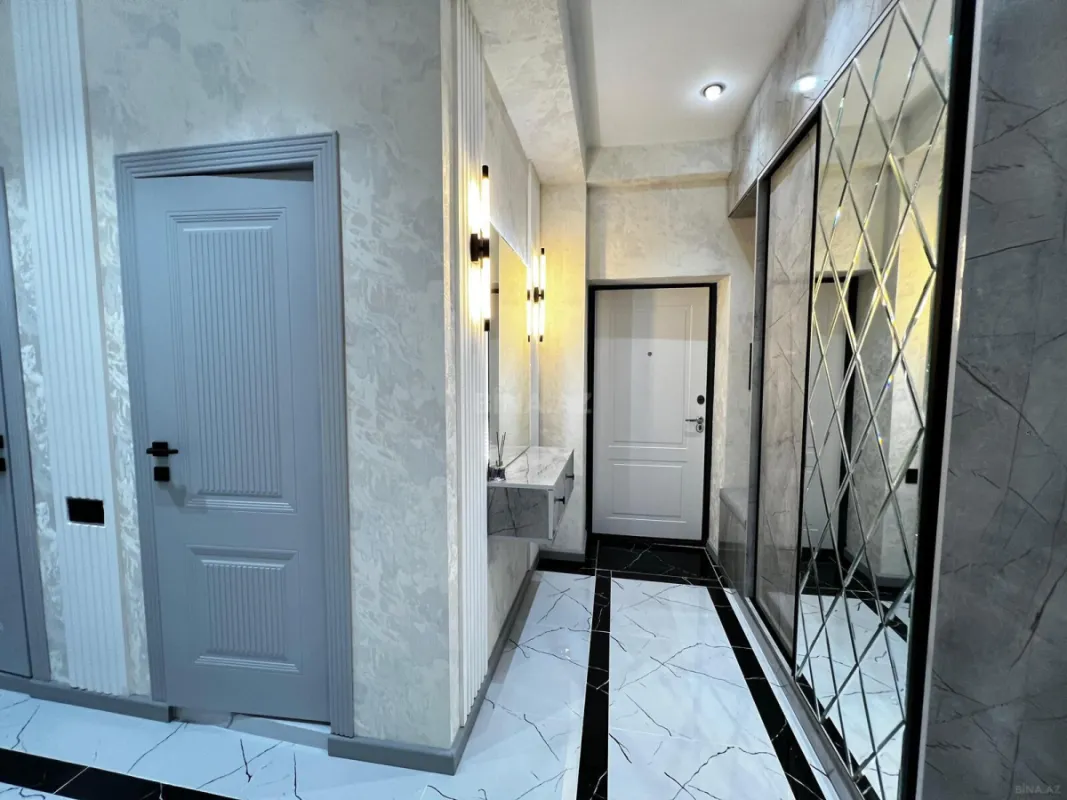 Satılır 2 otaqlı mənzil 82 m²