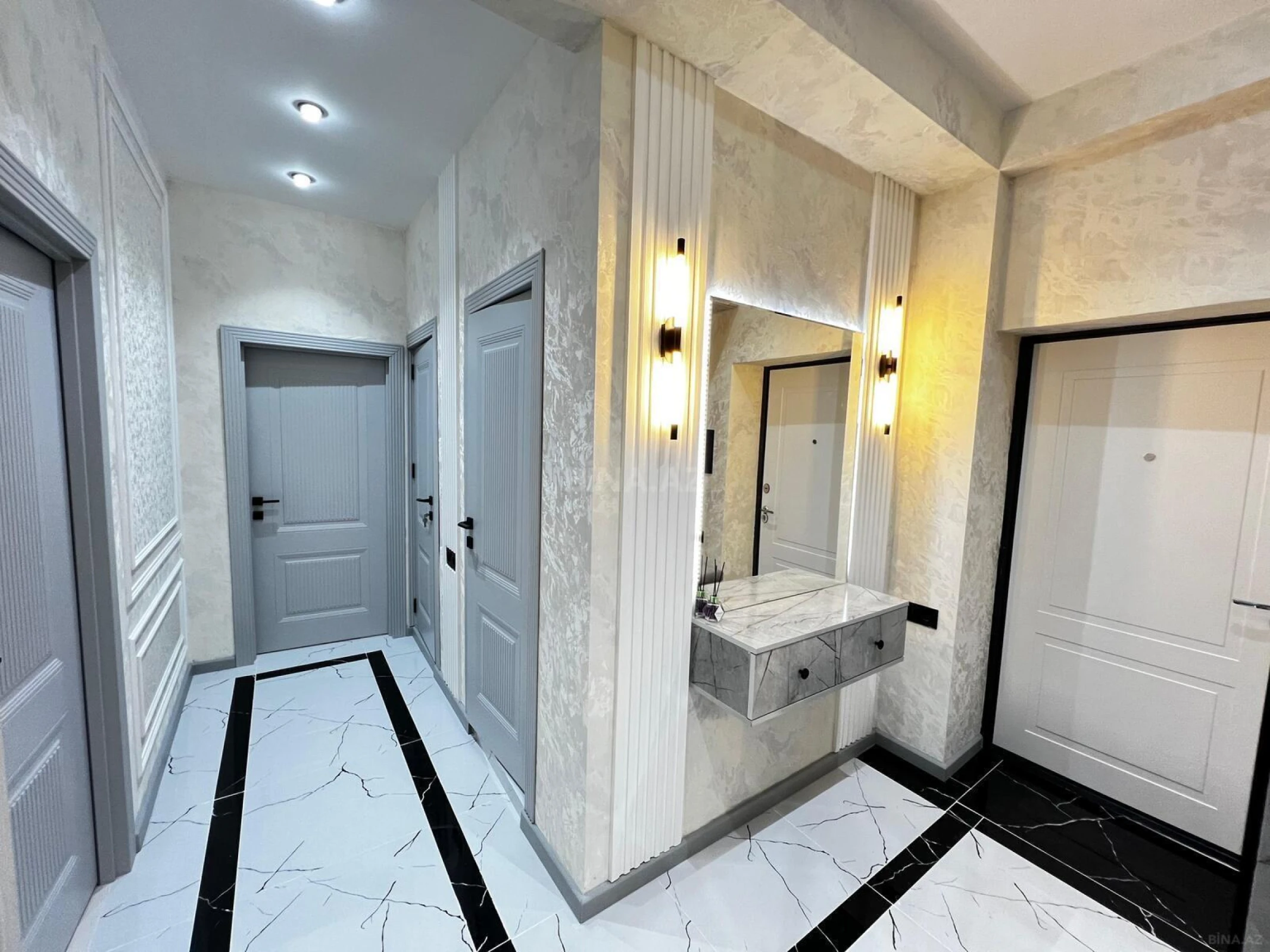 Satılır 2 otaqlı mənzil 82 m²