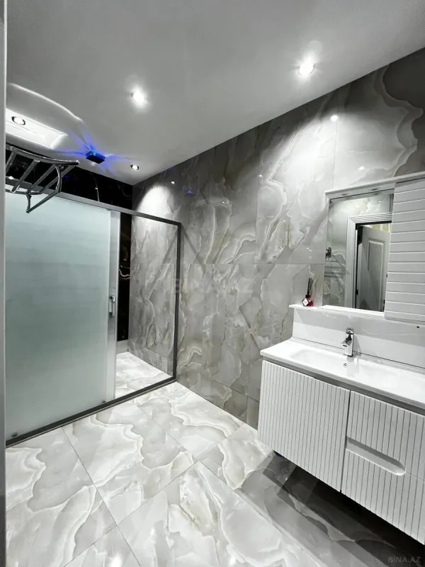 Satılır 2 otaqlı mənzil 82 m²