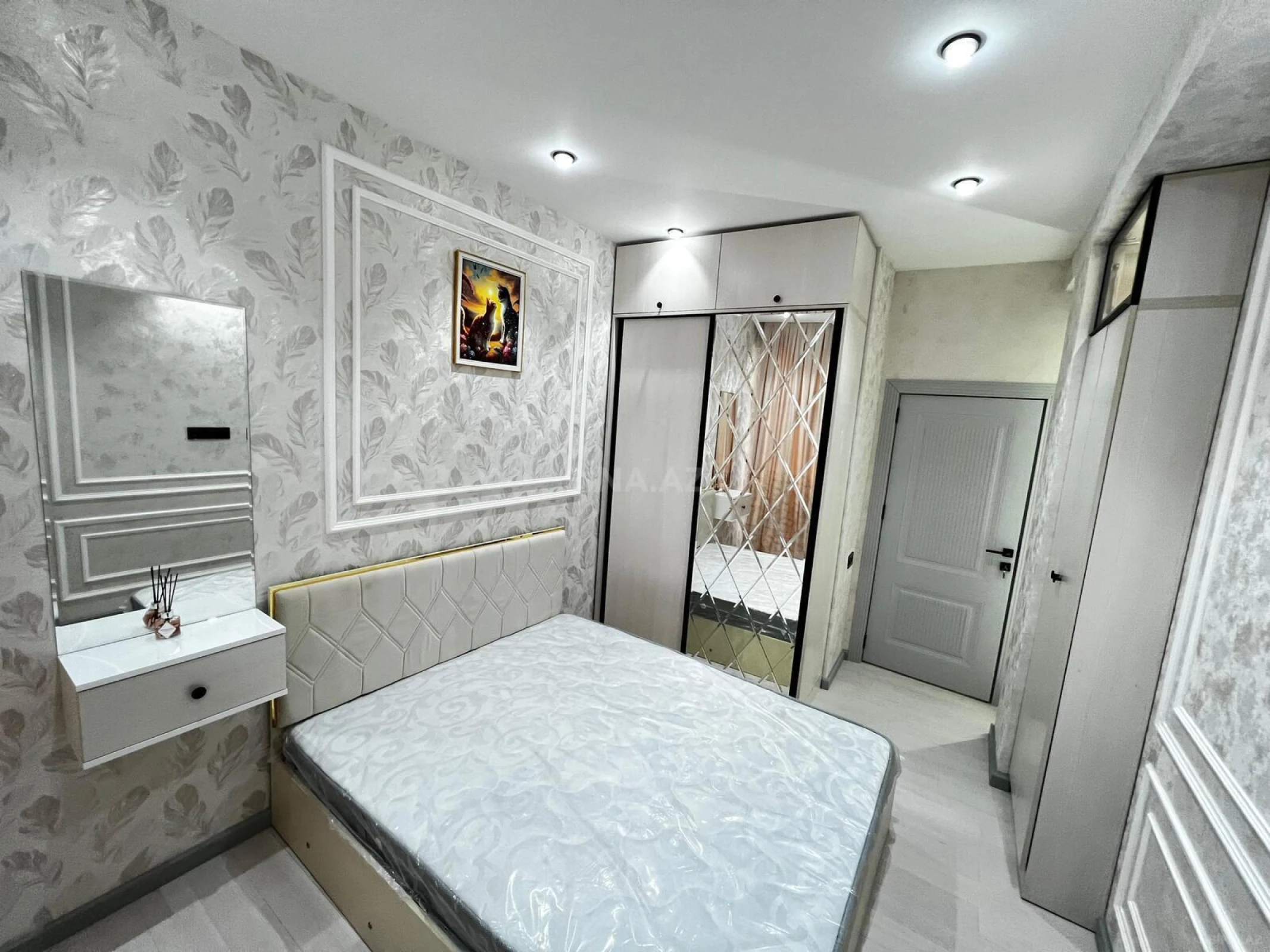Satılır 2 otaqlı mənzil 82 m²