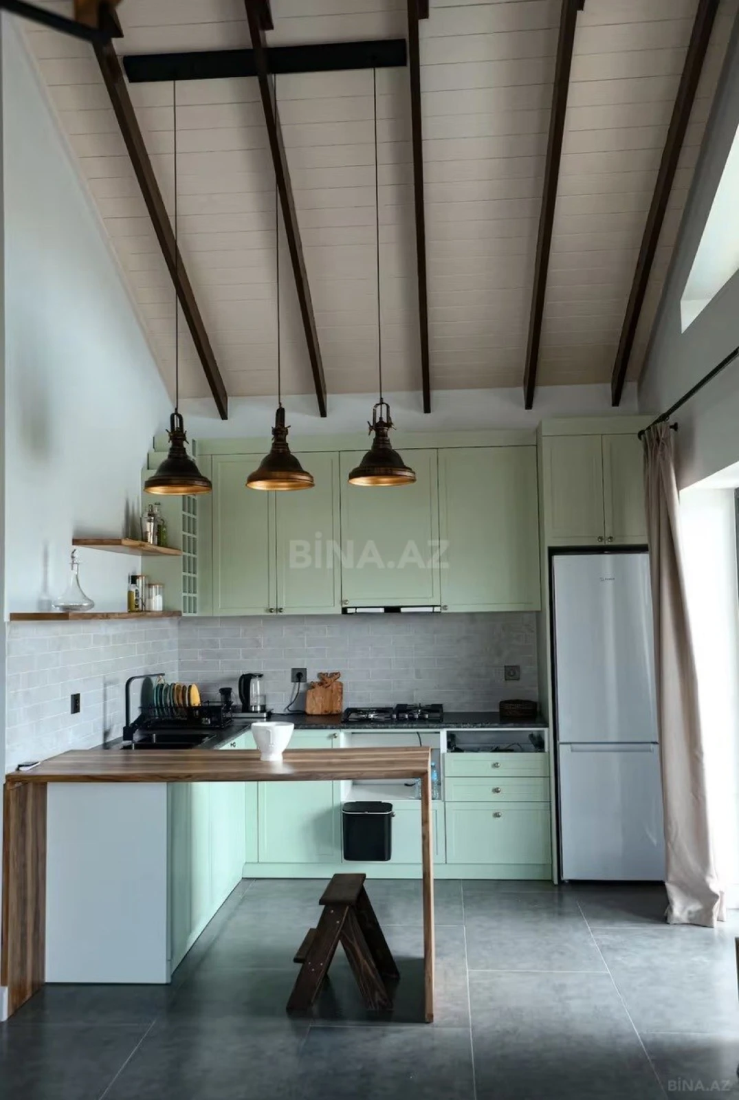 Kirayə verilir 3 otaqlı həyət evi 220 m²