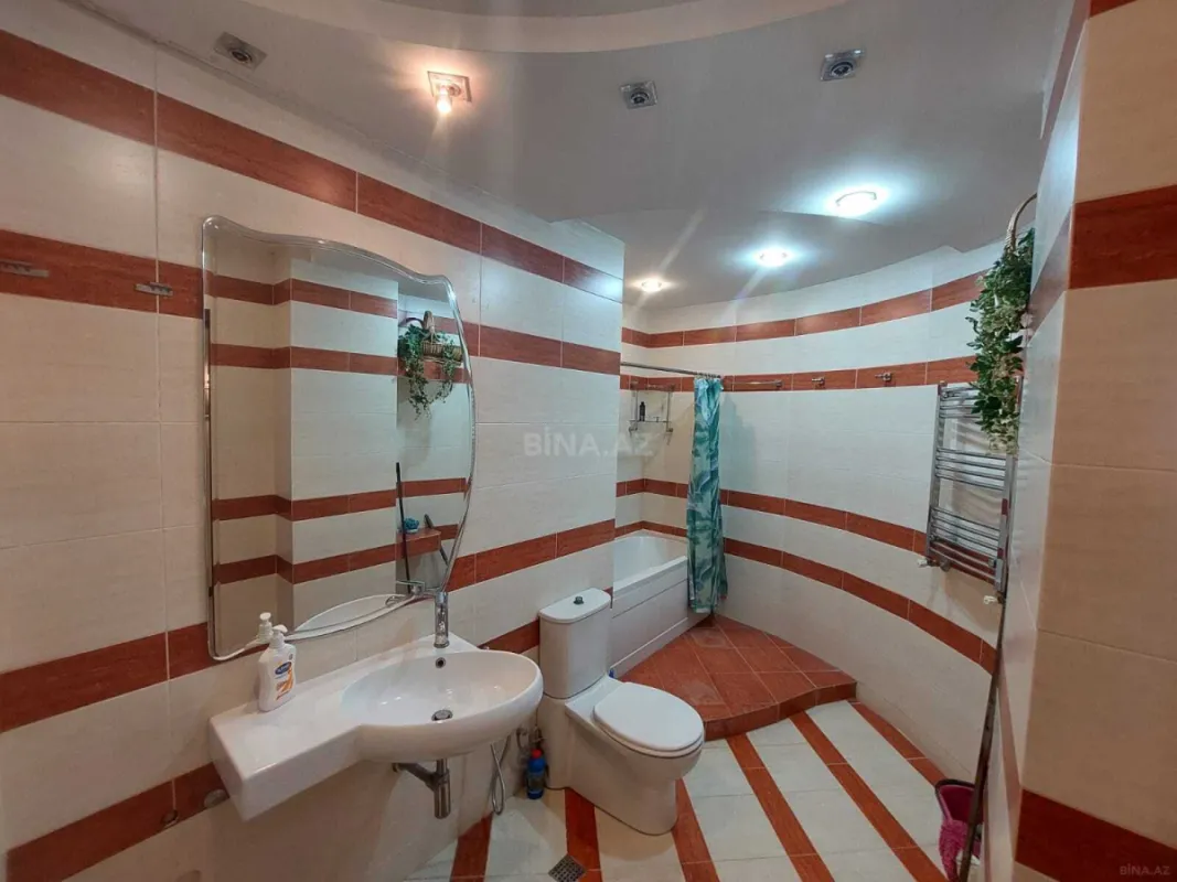 Kirayə verilir 4 otaqlı mənzil 190 m²