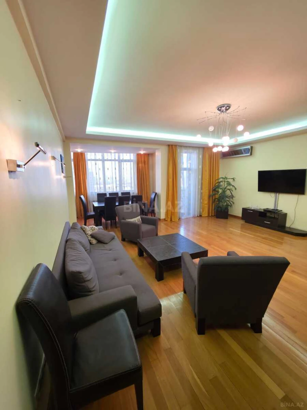 Kirayə verilir 4 otaqlı mənzil 190 m²
