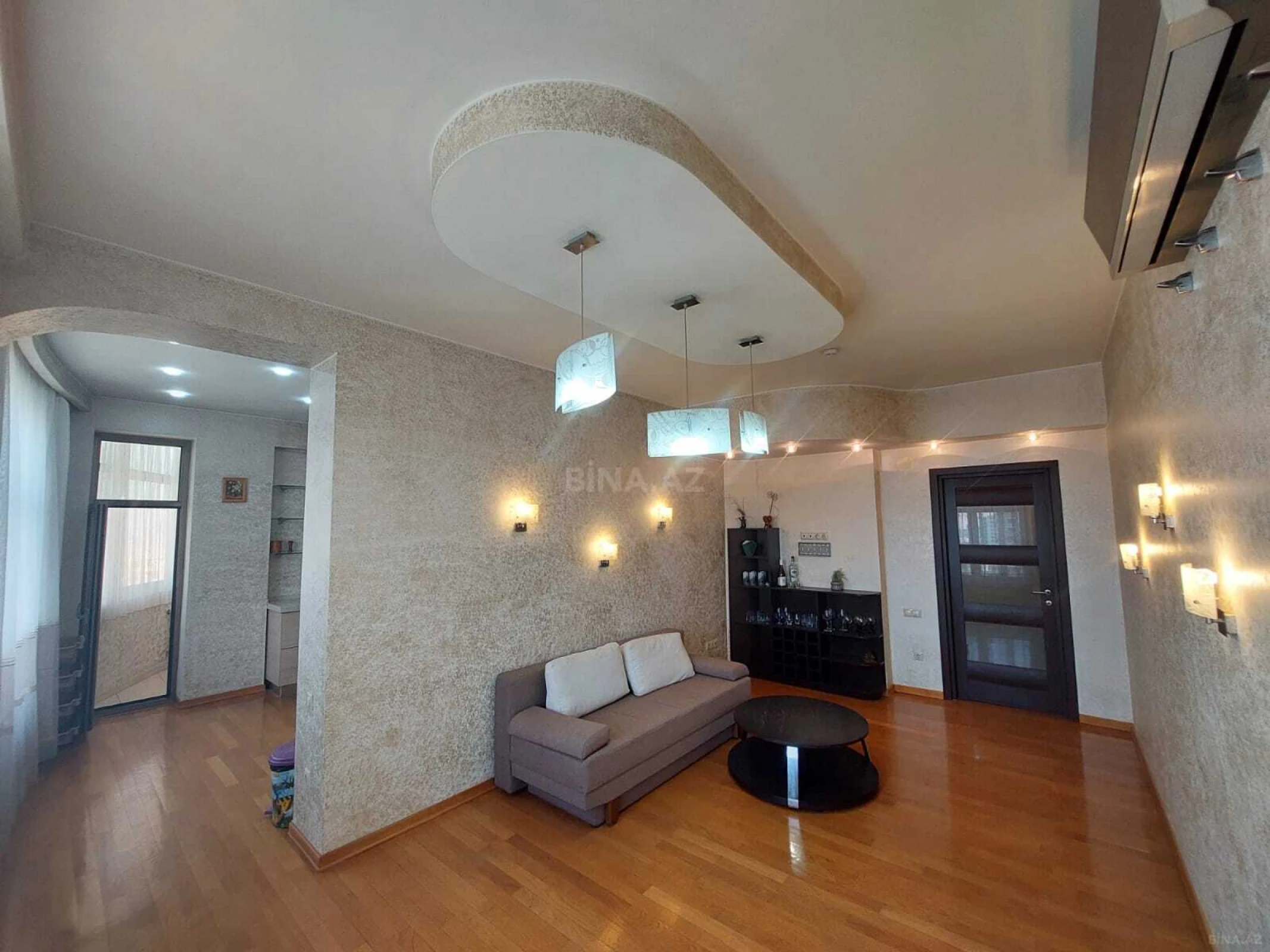 Kirayə verilir 4 otaqlı mənzil 190 m²