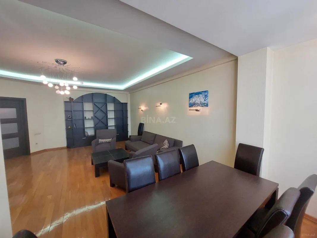 Kirayə verilir 4 otaqlı mənzil 190 m²