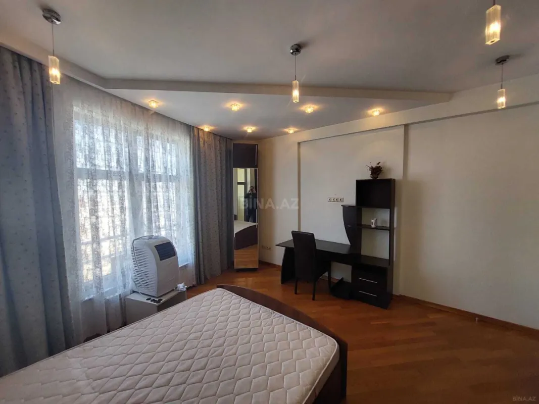 Kirayə verilir 4 otaqlı mənzil 190 m²