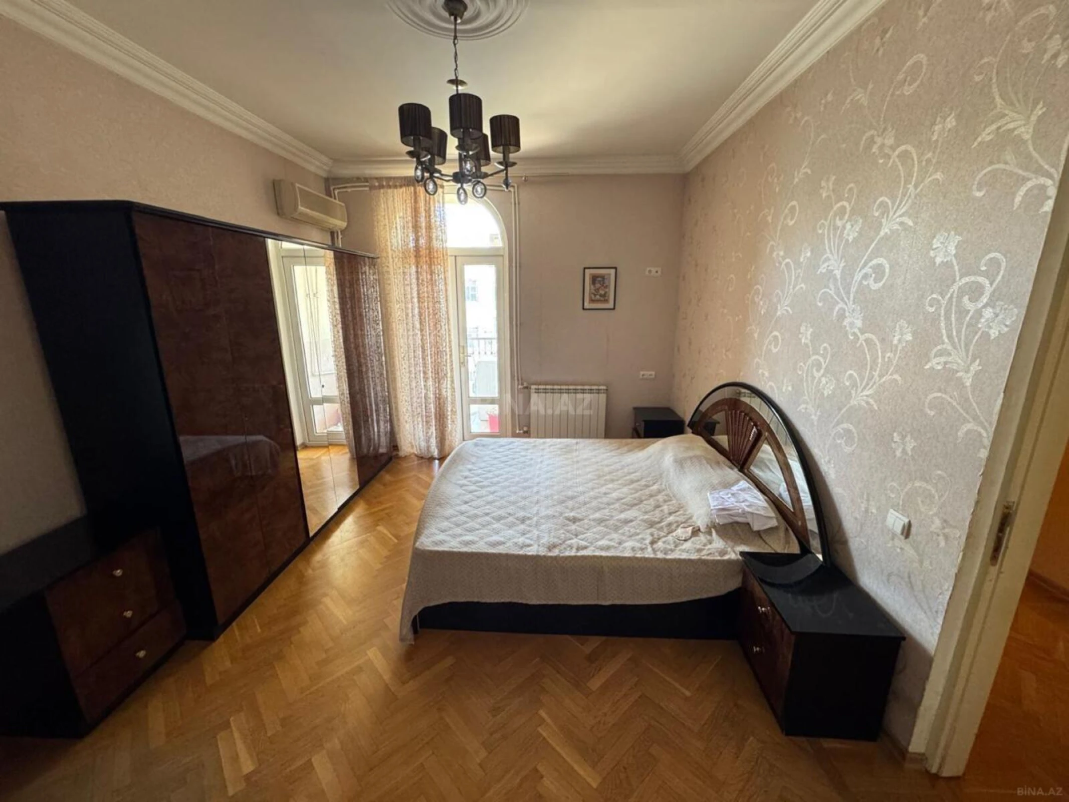 Satılır 3 otaqlı mənzil 120 m²