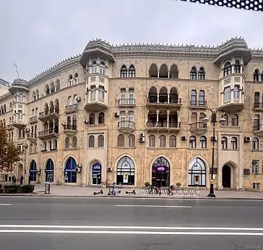 Satılır 3 otaqlı mənzil 120 m²