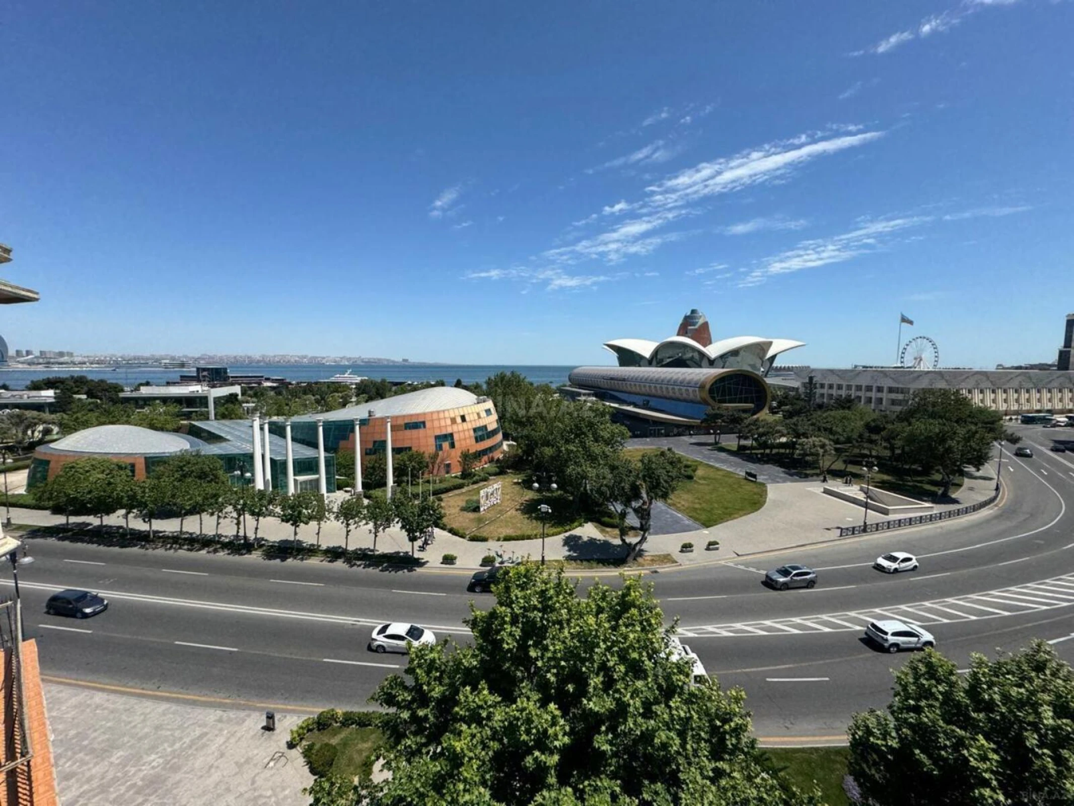 Satılır 3 otaqlı mənzil 120 m²