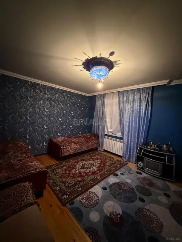 Satılır 5 otaqlı həyət evi 180 m²