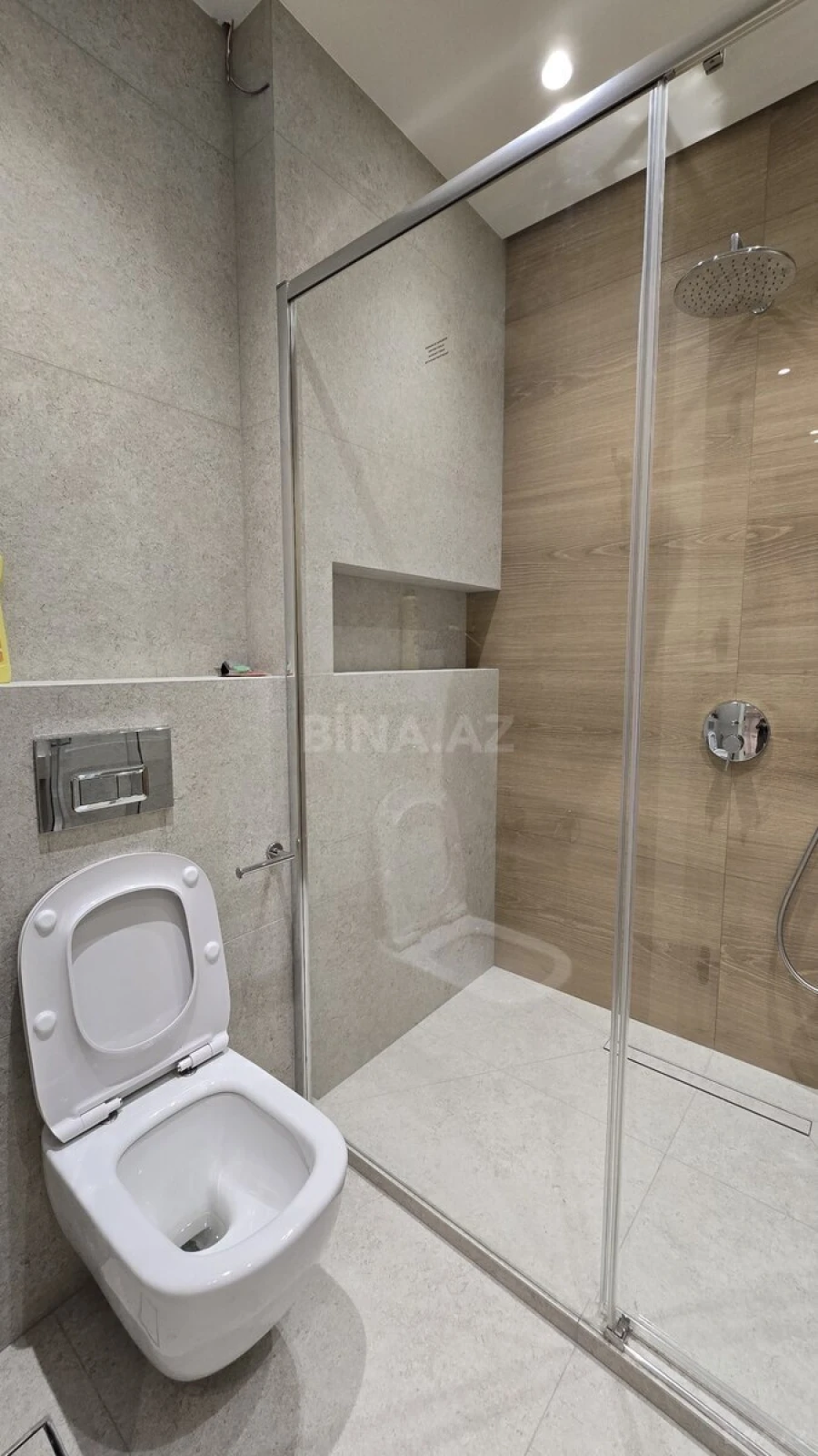 Kirayə verilir 5 otaqlı mənzil 190 m²