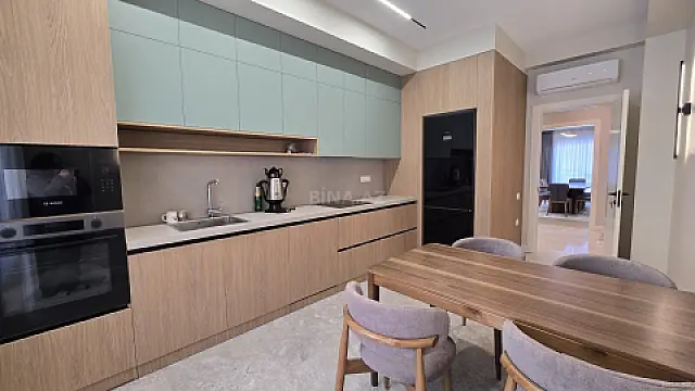 Kirayə verilir 5 otaqlı mənzil 190 m²