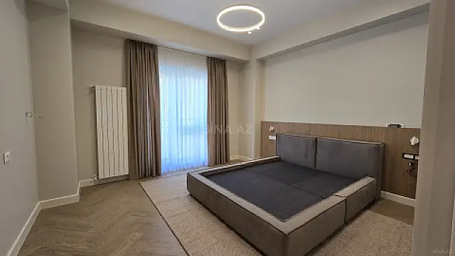 Kirayə verilir 5 otaqlı mənzil 190 m²