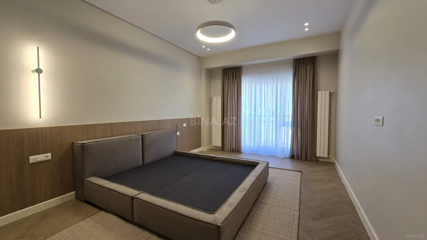 Kirayə verilir 5 otaqlı mənzil 190 m²