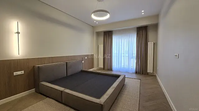 Kirayə verilir 5 otaqlı mənzil 190 m²