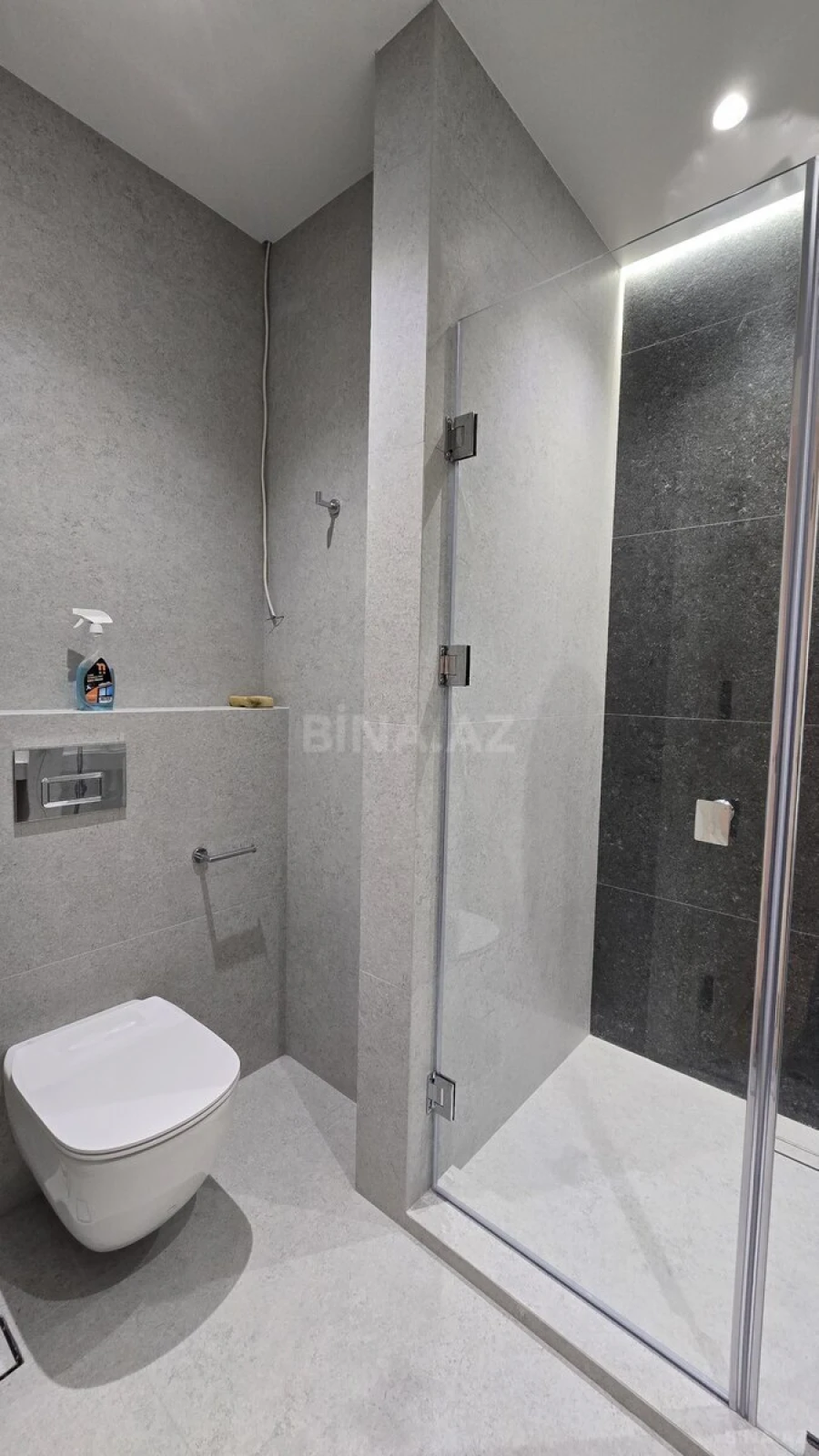 Kirayə verilir 5 otaqlı mənzil 190 m²