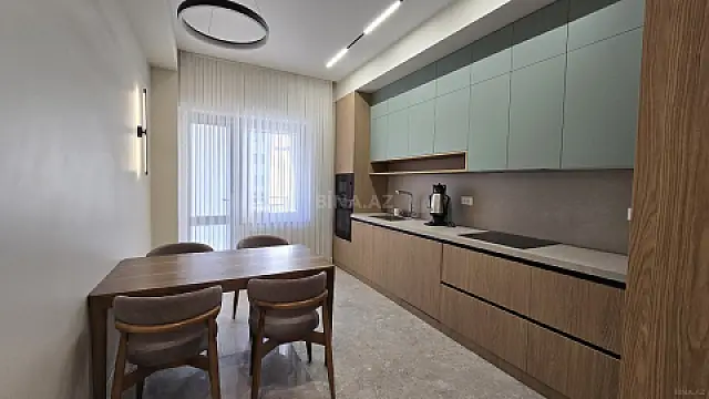 Kirayə verilir 5 otaqlı mənzil 190 m²