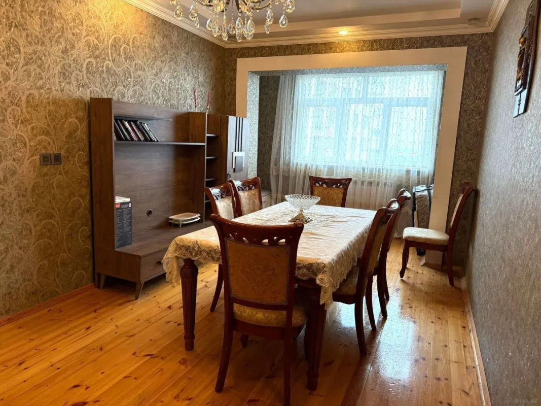 Satılır 4 otaqlı mənzil 120 m²