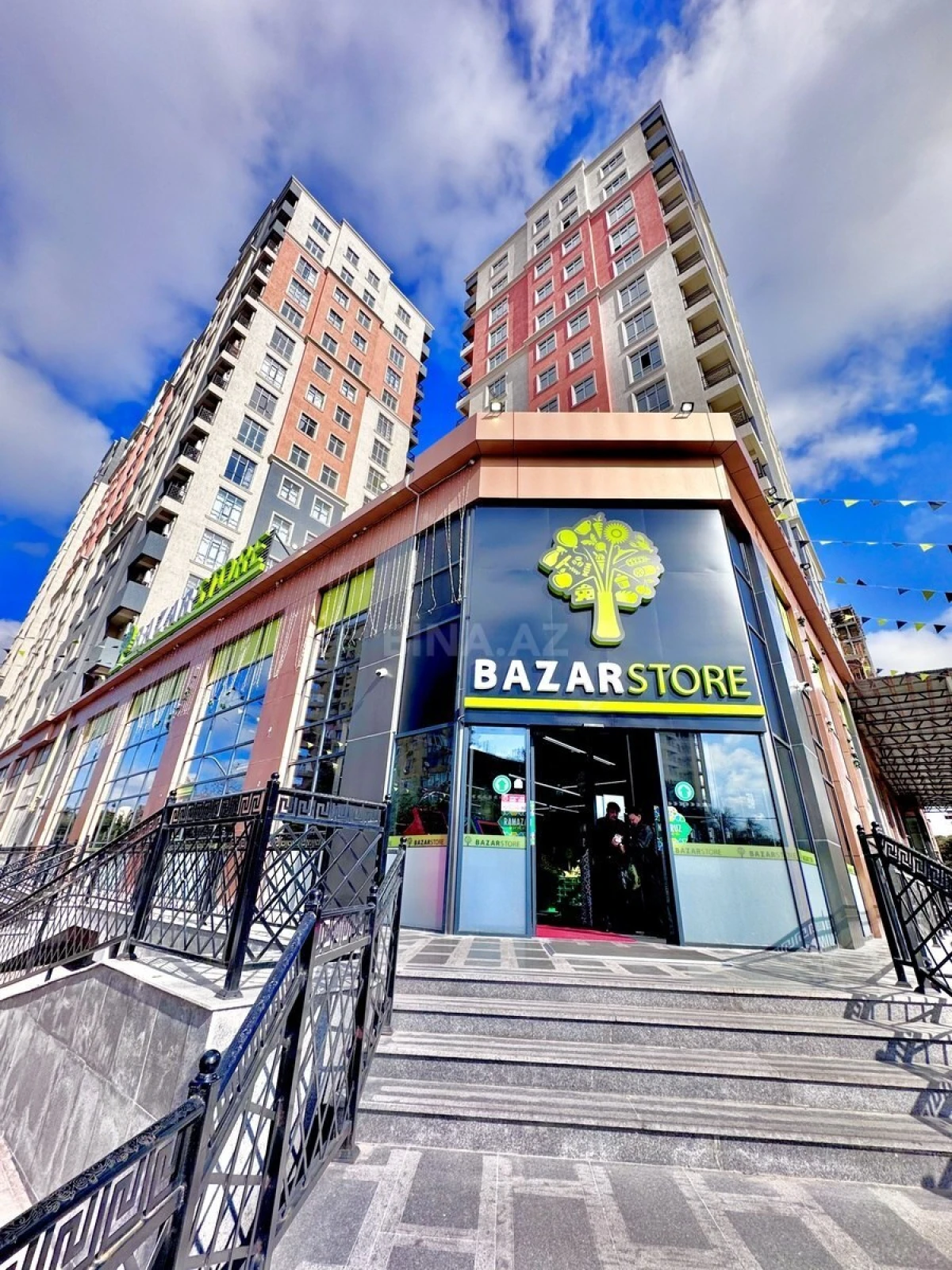 Satılır 3 otaqlı mənzil 111 m²