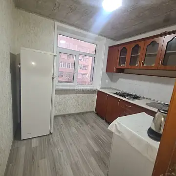 Kirayə verilir 1 otaqlı mənzil 40 m²